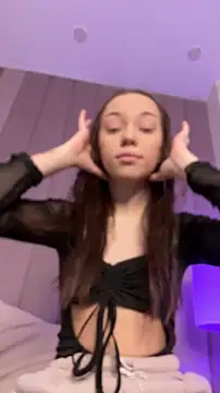 ZoeyNeal online show from April 2026 02:43:01 PM