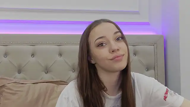 ZoeyNeal online show from March 2026 02:00:01 PM