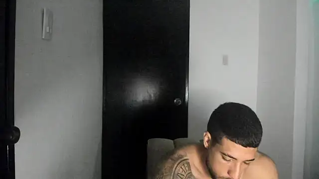 Snapshot of ThiagoLugo chatting on May 2026 06:42:02 AM ThiagoLugo online show from May 2026 06:42:02 AM