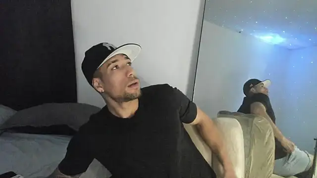 Snapshot of ThiagoLugo chatting on January 2026 11:03:02 PM ThiagoLugo online show from January 2026 11:03:02 PM