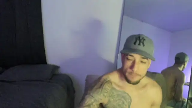 ThiagoLugo online show from November 2025 10:21:02 PM