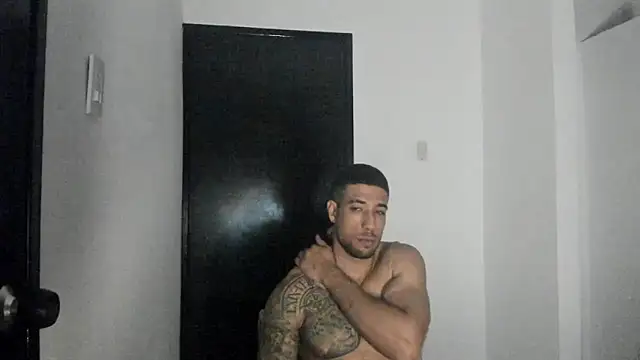 Snapshot of ThiagoLugo chatting on May 2026 02:43:01 AM ThiagoLugo online show from May 2026 02:43:01 AM
