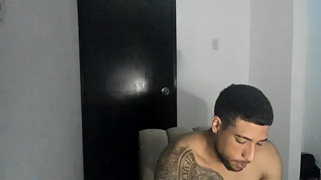 Snapshot of ThiagoLugo chatting on May 2026 02:59:02 AM ThiagoLugo online show from May 2026 02:59:02 AM