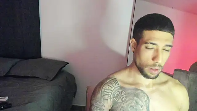 ThiagoLugo online show from October 2025 05:06:01 AM