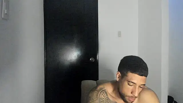 Snapshot of ThiagoLugo chatting on May 2026 04:37:02 AM ThiagoLugo online show from May 2026 04:37:02 AM