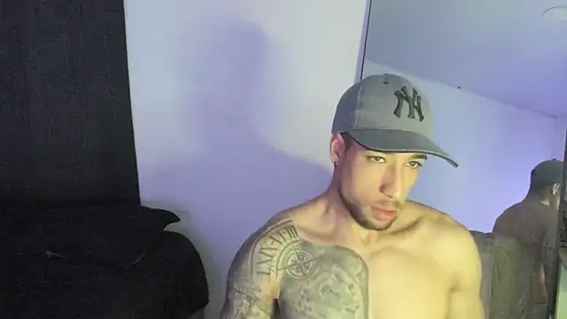 ThiagoLugo online show from December 2025 10:37:01 PM