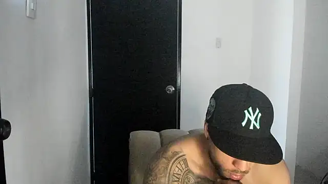 Snapshot of ThiagoLugo chatting on May 2026 04:13:01 PM ThiagoLugo online show from May 2026 04:13:01 PM