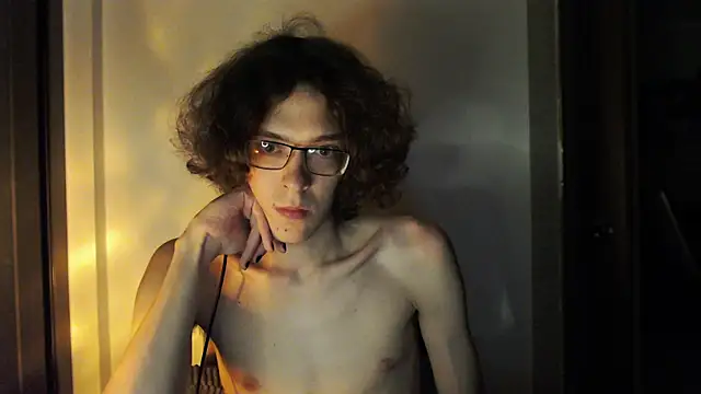 LovesomeCookie online show from May 2026 05:52:01 PM