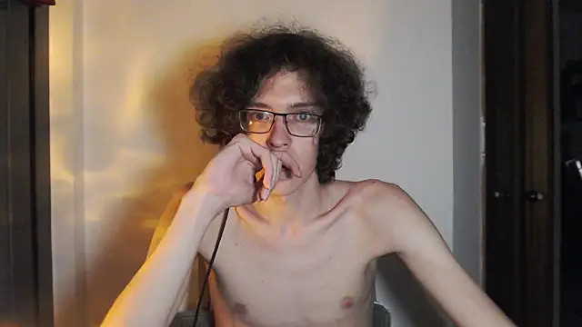 LovesomeCookie online show from May 2026 04:43:01 PM
