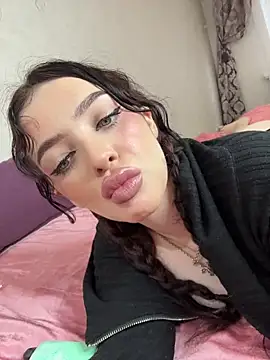 Hannah xBaby online show from November 2025 08:37:01 AM