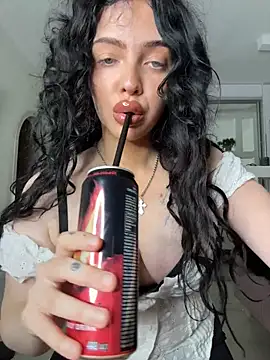 Hannah xBaby online show from October 2025 12:02:01 PM