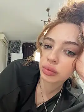 Hannah xBaby online show from March 2026 01:00:01 PM