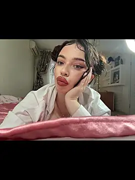 Hannah xBaby online show from November 2025 08:40:01 AM