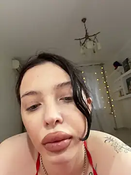 Hannah xBaby online show from November 2025 12:32:02 PM