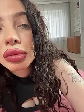 Hannah xBaby online show from November 2025 10:48:01 AM