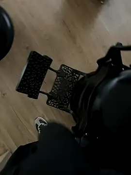 Snapshot of Mrdim26 chatting on November 2025 03:06:01 PM Mrdim26 online show from November 2025 03:06:01 PM