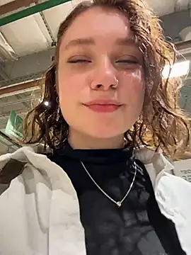 lucy-joy online show from September 2025 10:22:01 AM