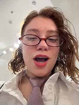 lucy-joy online show from October 2025 10:34:01 AM