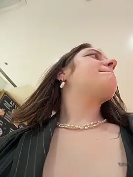 lucy-joy online show from December 2025 01:11:02 PM