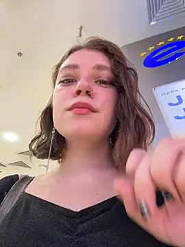 lucy-joy online show from November 2025 12:20:01 PM