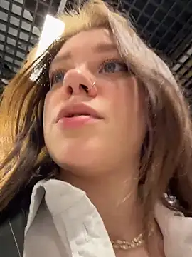 lucy-joy online show from March 2026 11:37:02 AM