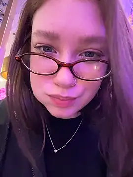 lucy-joy online show from March 2026 09:17:01 AM