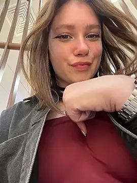 lucy-joy online show from April 2026 09:38:02 AM