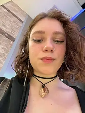 lucy-joy online show from November 2025 10:19:02 AM