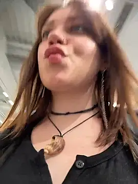lucy-joy online show from April 2026 11:25:01 AM