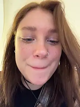 lucy-joy online show from May 2026 10:35:01 AM