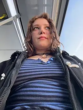 lucy-joy online show from March 2026 09:01:01 AM