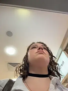 lucy-joy online show from October 2025 09:41:02 AM