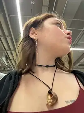 lucy-joy online show from November 2025 07:20:01 AM