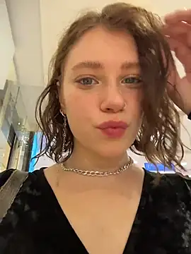 lucy-joy online show from October 2025 10:27:02 AM