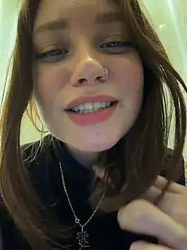 lucy-joy online show from May 2026 04:04:02 PM