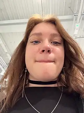 lucy-joy online show from June 2026 09:32:01 AM