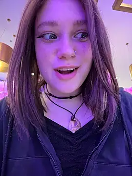 lucy-joy online show from February 2026 07:19:01 AM