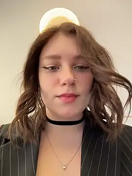 lucy-joy online show from February 2026 11:18:01 AM