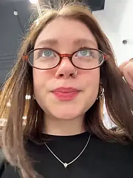 lucy-joy online show from March 2026 09:31:02 AM