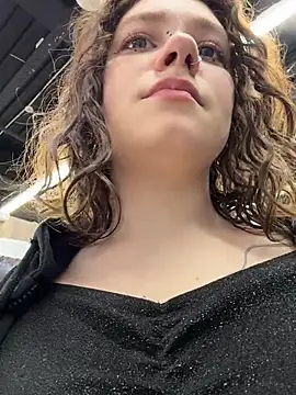 lucy-joy online show from March 2026 07:33:02 AM