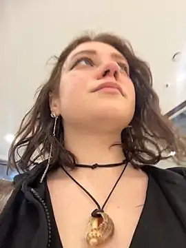 lucy-joy online show from December 2025 09:12:01 AM