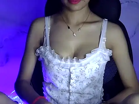 Snapshot of Shizuka_11 chatting on September 2025 11:03:01 AM Shizuka 11 online show from September 2025 11:03:01 AM
