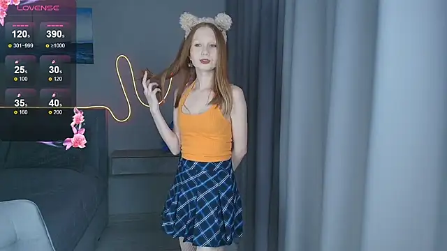 Snapshot of FoxyMira chatting on September 2025 01:51:01 PM FoxyMira online show from September 2025 01:51:01 PM