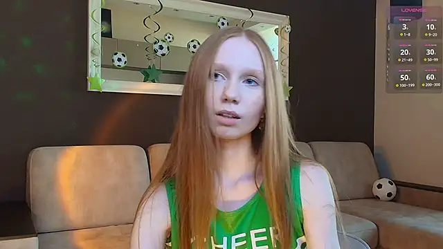 Snapshot of FoxyMira chatting on June 2026 04:24:01 PM FoxyMira online show from June 2026 04:24:01 PM
