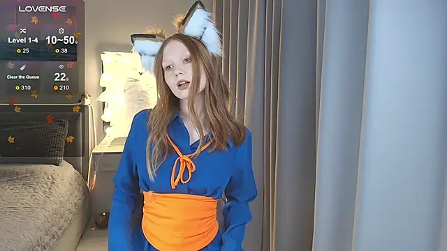 FoxyMira online show from October 2025 01:32:01 PM