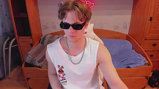 Dexter Bennett online show from June 2026 06:53:01 PM
