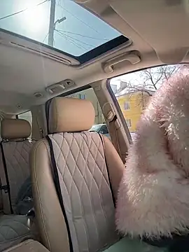 DollyTall online show from March 2026 07:16:01 AM