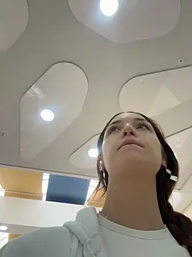 DollyTall online show from April 2026 07:45:01 AM