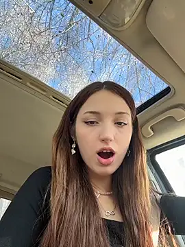 DollyTall online show from March 2026 06:46:02 AM