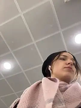 DollyTall online show from January 2026 09:16:01 AM